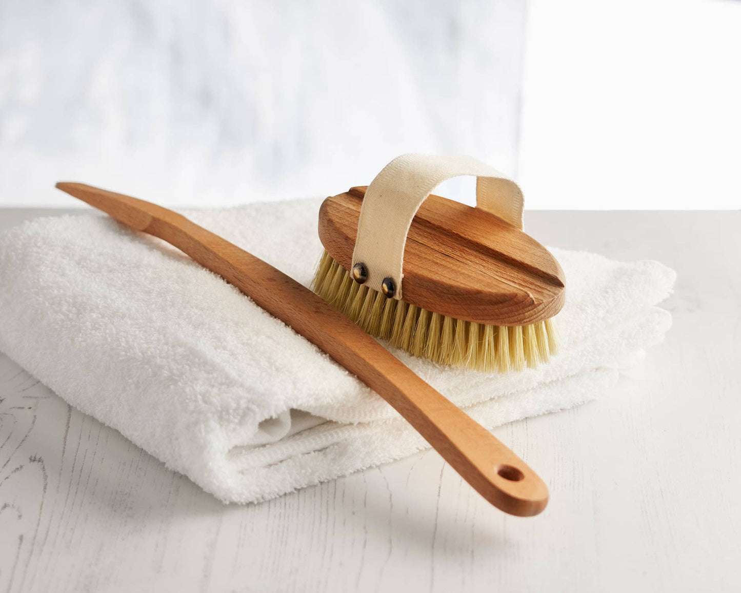 ecoLiving - Wooden Bath Brush with a Replacement Head (FSC 100%)