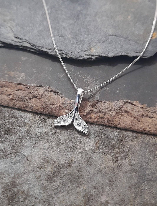 WHALE TAIL PENDANT 12X15MM