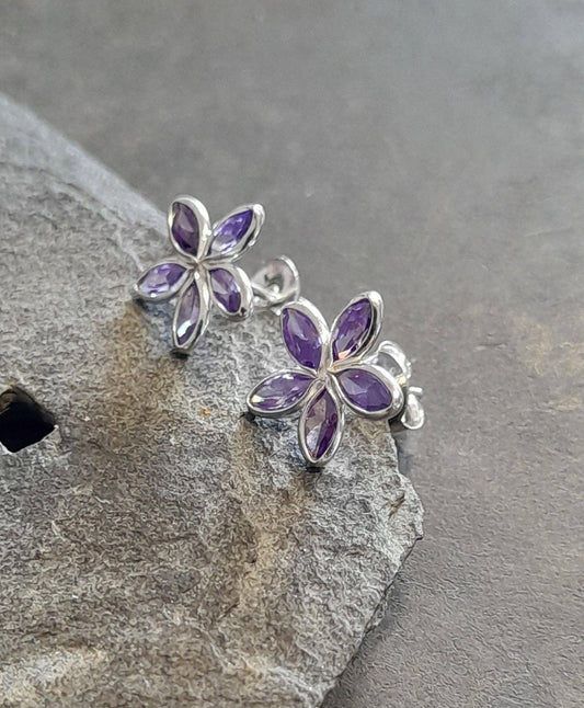 Bluelily925silver - SS561B - 5 PETAL PURPLE CZ FLOWER STUD 10MM